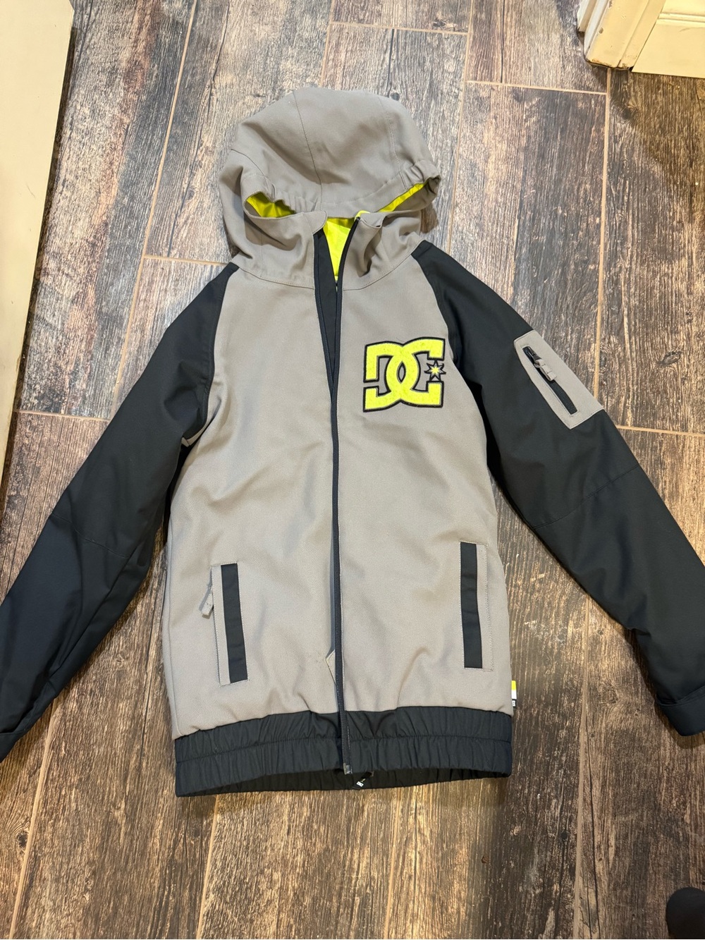 DC Neon Lime and Gray Lined Hooded snowboarding Jacket and pant set